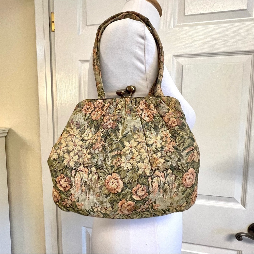 Vintage 50s tapestry floral Palazzo kisslock handbag formal cottage victorian